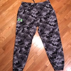 Under armour Camo joggers size XXL